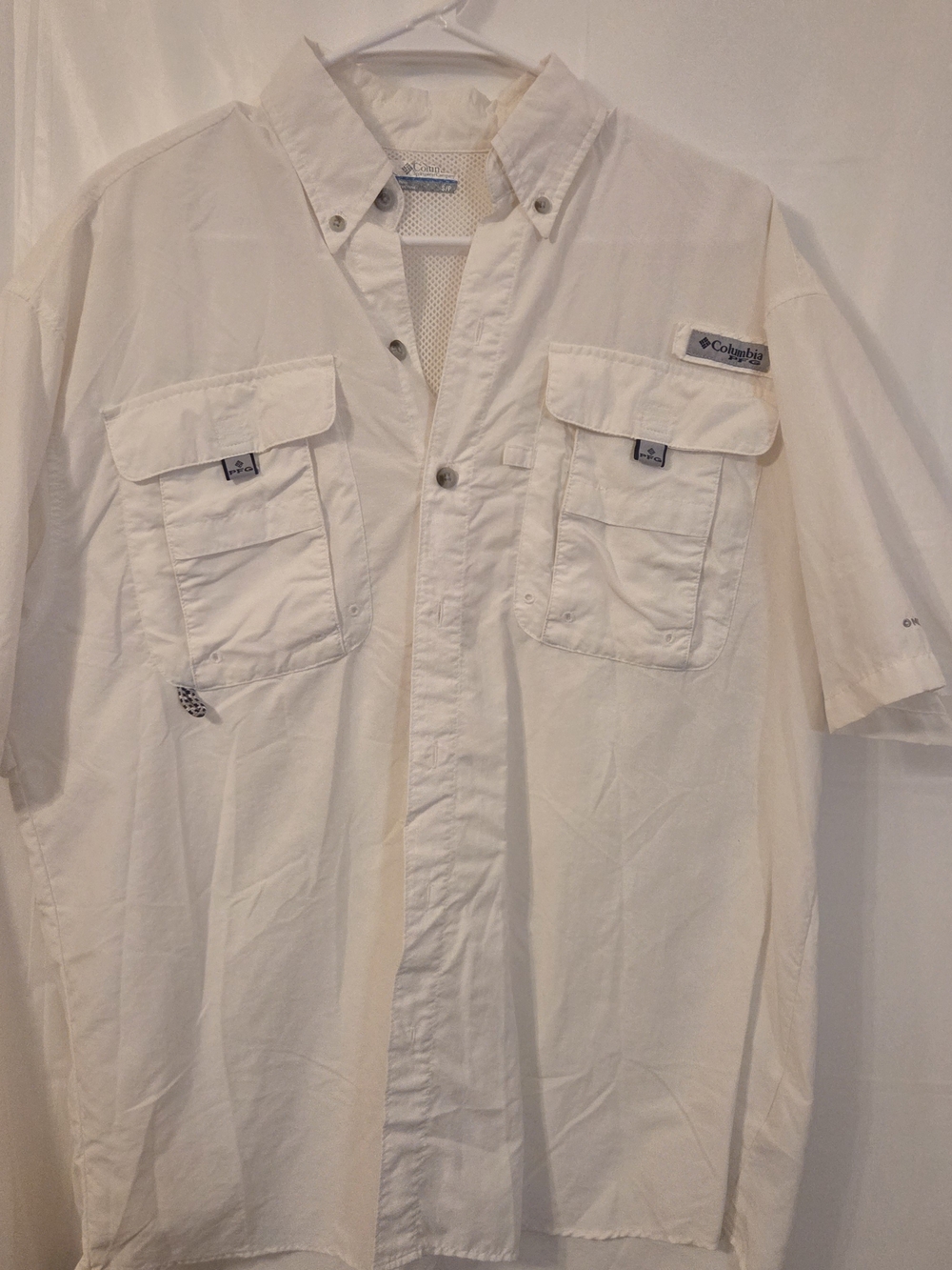 Columbia Men’s White Short-Sleeve Button-Down Fishing Shirt